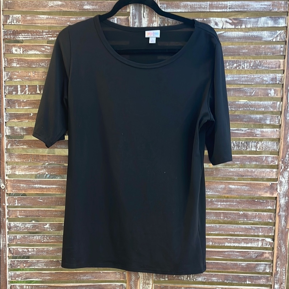 Lularoe Classic Black Women's Top 1/4 length sleeve so flattering super soft